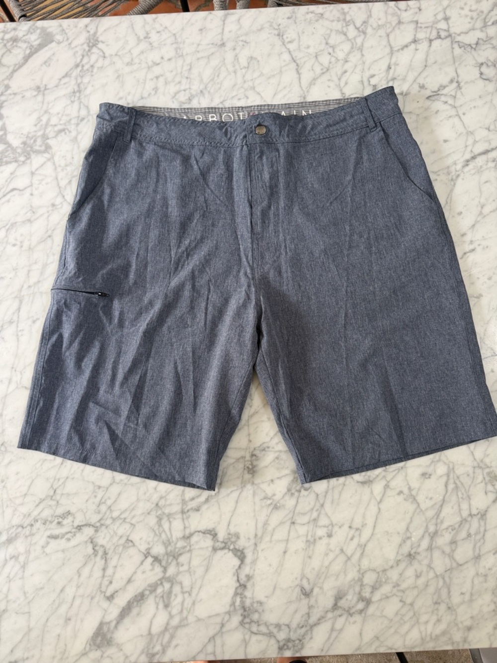 Abbot + Main Shorts Mens 38
Lightweight Golf Casual Summer
Flat Front Pockets